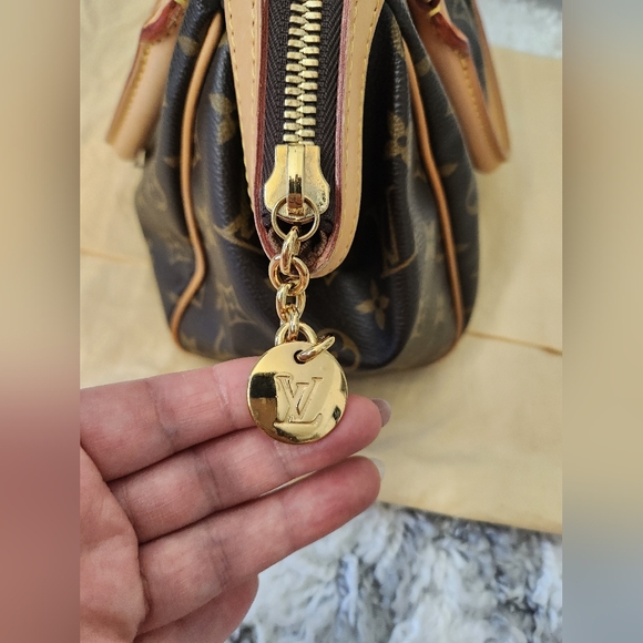 Louis Vuitton Monogram Tivoli PM Handbag - Picture 4 of 15
